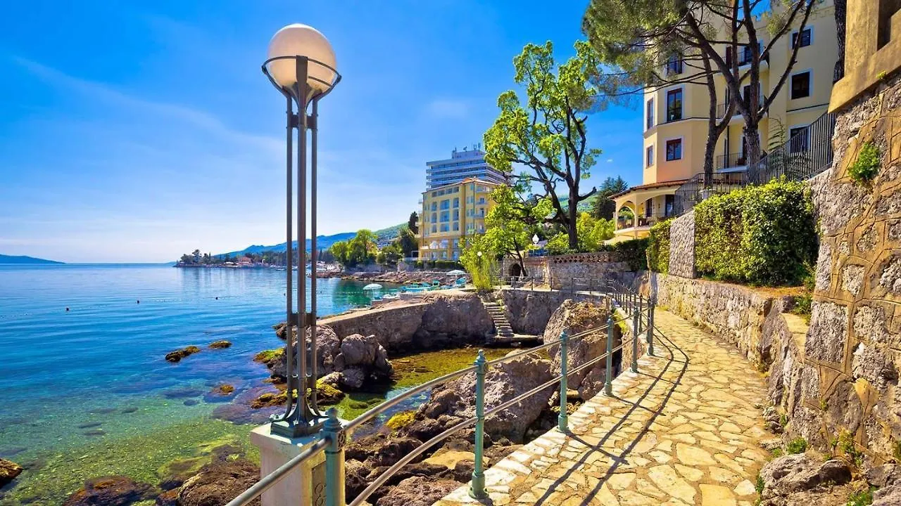 Apartment Adriana Opatija 0*,