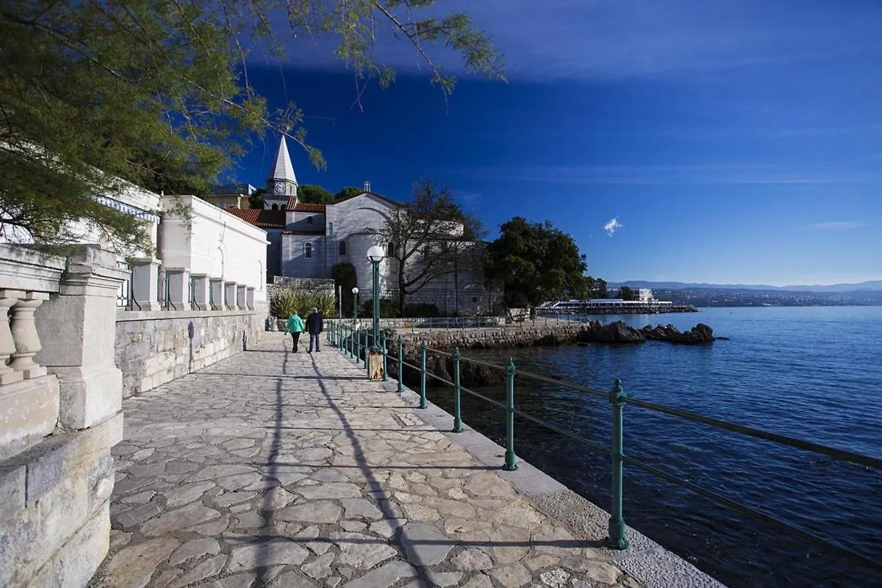 Apartment Adriana Opatija 0*,